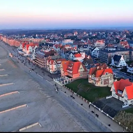 Sunny With Terrace! Apartamento De Haan